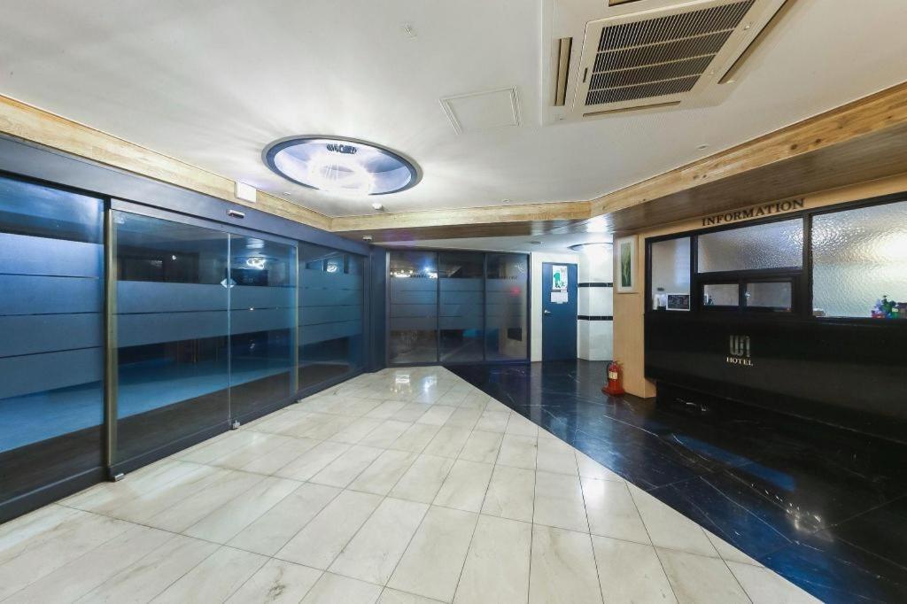 Geoje Win Hotel Bagian luar foto
