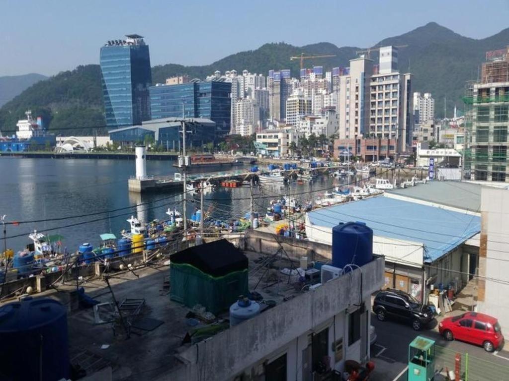 Geoje Win Hotel Bagian luar foto